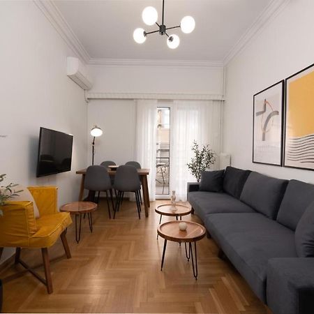 Vibrant Urban Getaway: Charming 2-Bedroom Near Bars, Parks, And Metro Athens Ngoại thất bức ảnh