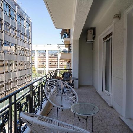 Vibrant Urban Getaway: Charming 2-Bedroom Near Bars, Parks, And Metro Athens Ngoại thất bức ảnh