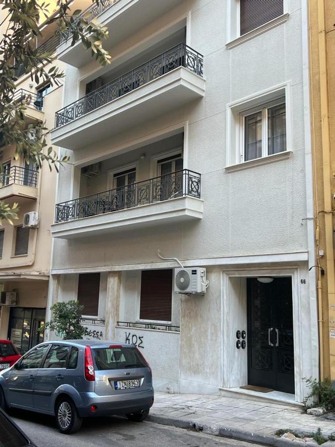 Vibrant Urban Getaway: Charming 2-Bedroom Near Bars, Parks, And Metro Athens Ngoại thất bức ảnh